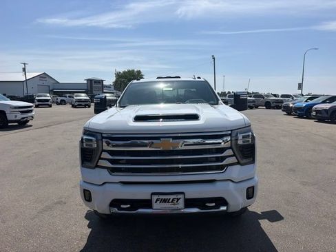 Used 2024 Chevrolet Silverado 3500 High Country w/ High Country Premium Package AWD/4WD image 3