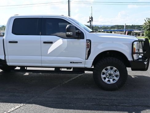 Used 2024 Ford F250 XLT AWD/4WD image 9