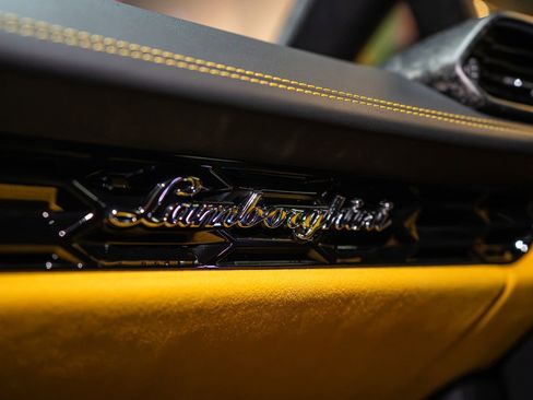 Used 2022 Lamborghini Huracan EVO image 26