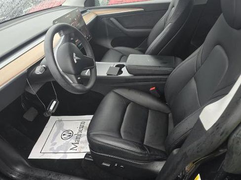 Used 2024 Tesla Model Y Long Range image 10
