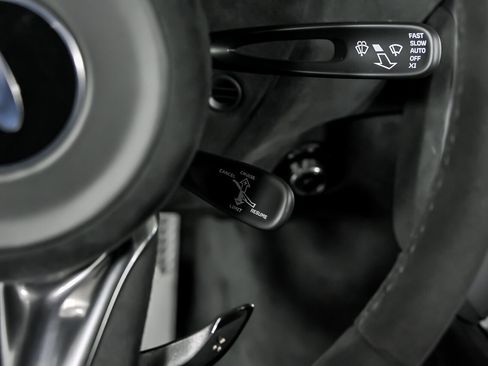 Used 2024 McLaren 750S Spider RWD image 33