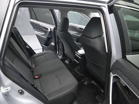 Used 2021 Toyota RAV4 LE FWD image 26