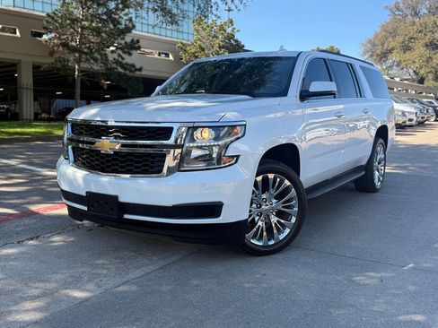 Used 2020 Chevrolet Suburban LT image 2