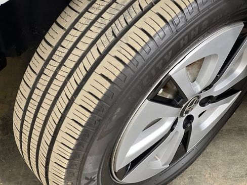 Used 2017 Toyota Prius Two w/ Prius Two Safety Plus Package image 33