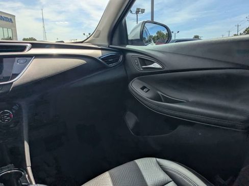 Used 2022 Buick Encore GX Essence w/ Experience Buick Package AWD/4WD image 17