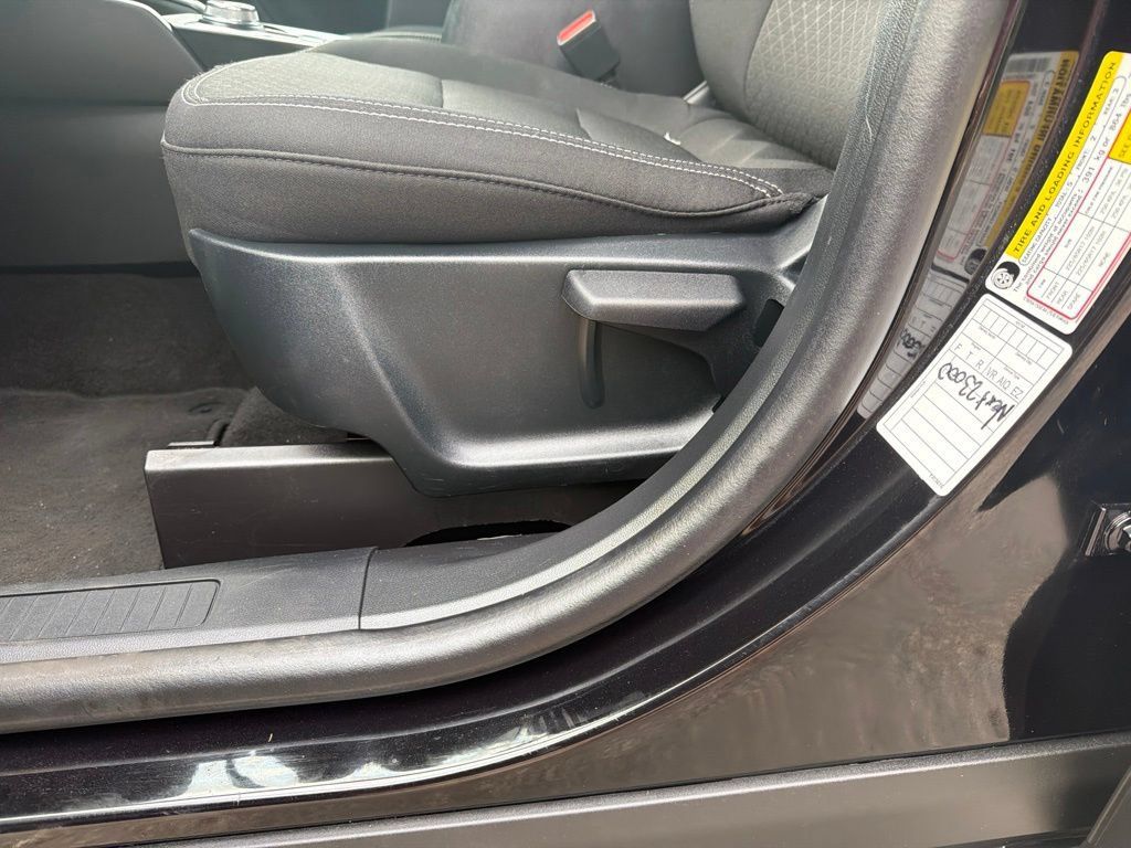Used 2025 Ford Escape Active FWD image 12