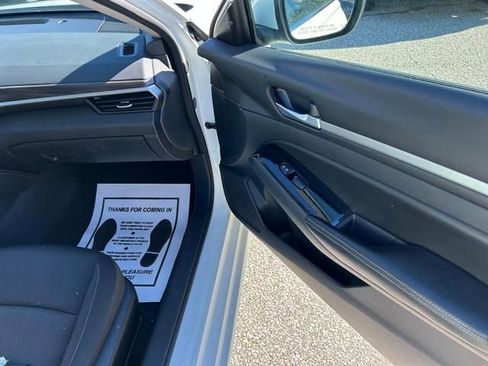 Used 2023 Nissan Altima 2.5 SV FWD image 29