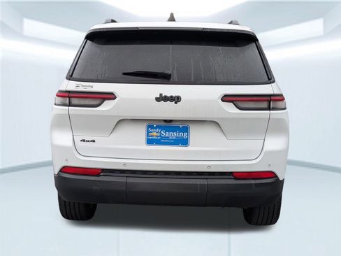 Used 2024 Jeep Grand Cherokee L Laredo image 5
