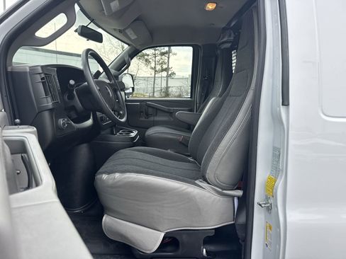 Used 2024 GMC Savana 2500 w/ Driver Convenience Package image 16