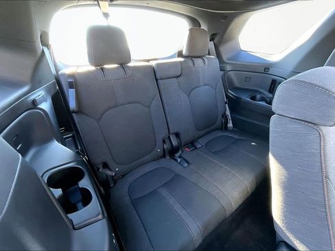 Used 2023 Honda Pilot Sport image 18