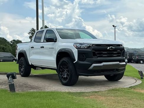 Used 2026 Chevrolet Colorado Trail Boss AWD/4WD image 9