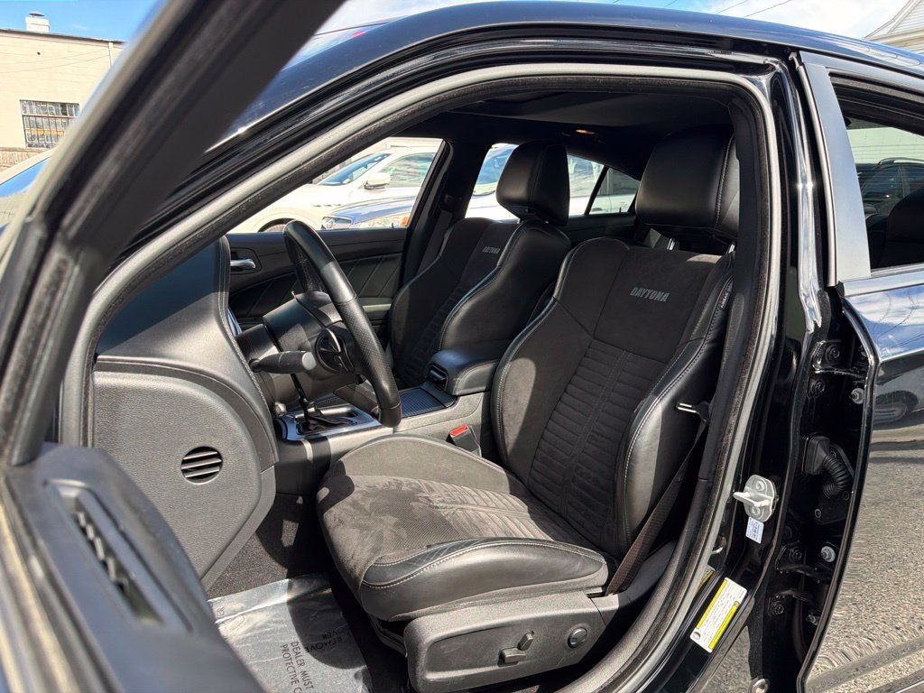 Used 2022 Dodge Charger Scat Pack w/ Daytona Edition Group RWD image 29