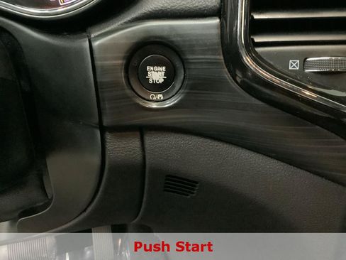 Used 2021 Jeep Grand Cherokee Laredo X AWD/4WD image 16