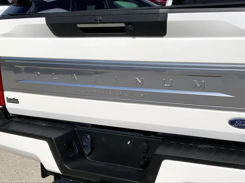 Used 2022 Ford F350 Platinum w/ FX4 Off-Road Package AWD/4WD image 26