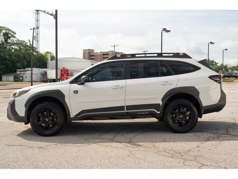 Used 2022 Subaru Outback Wilderness w/ Wilderness Package AWD/4WD image 5