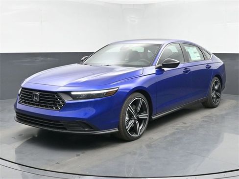 Used 2025 Honda Accord Sport image 5