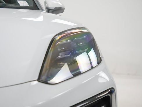 New 2026 Porsche Cayenne S image 7