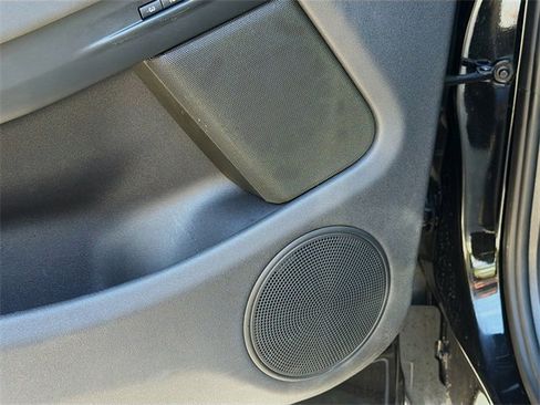 Used 2024 Land Rover Range Rover Evoque Dynamic SE image 25