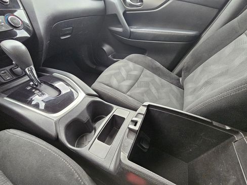 Used 2015 Nissan Rogue SL image 34