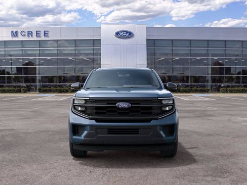New 2027 Ford Expedition Active RWD image 3