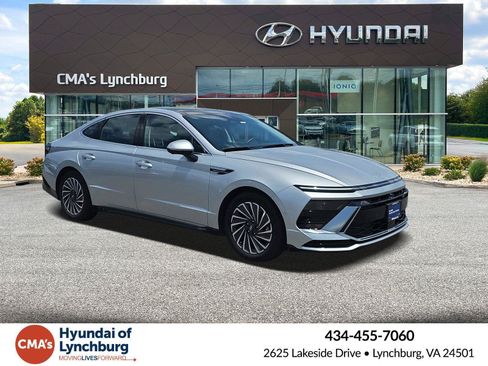 Certified 2025 Hyundai Sonata Limited FWD image 2