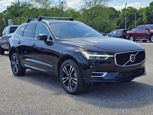 Used 2020 Volvo XC60 T8 Momentum w/ Premium Package AWD/4WD image 5