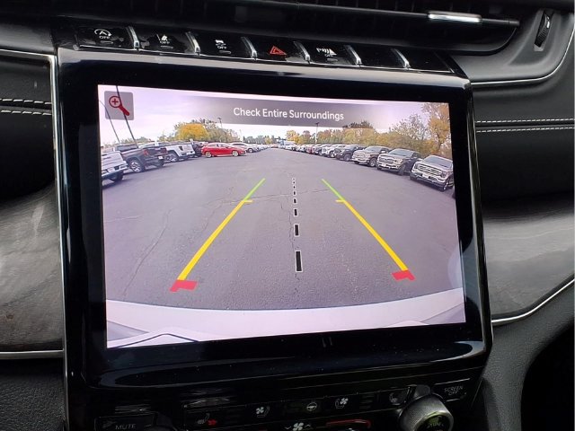 Used 2021 Jeep Grand Cherokee L Overland w/ Luxury Tech Group IV AWD/4WD image 14