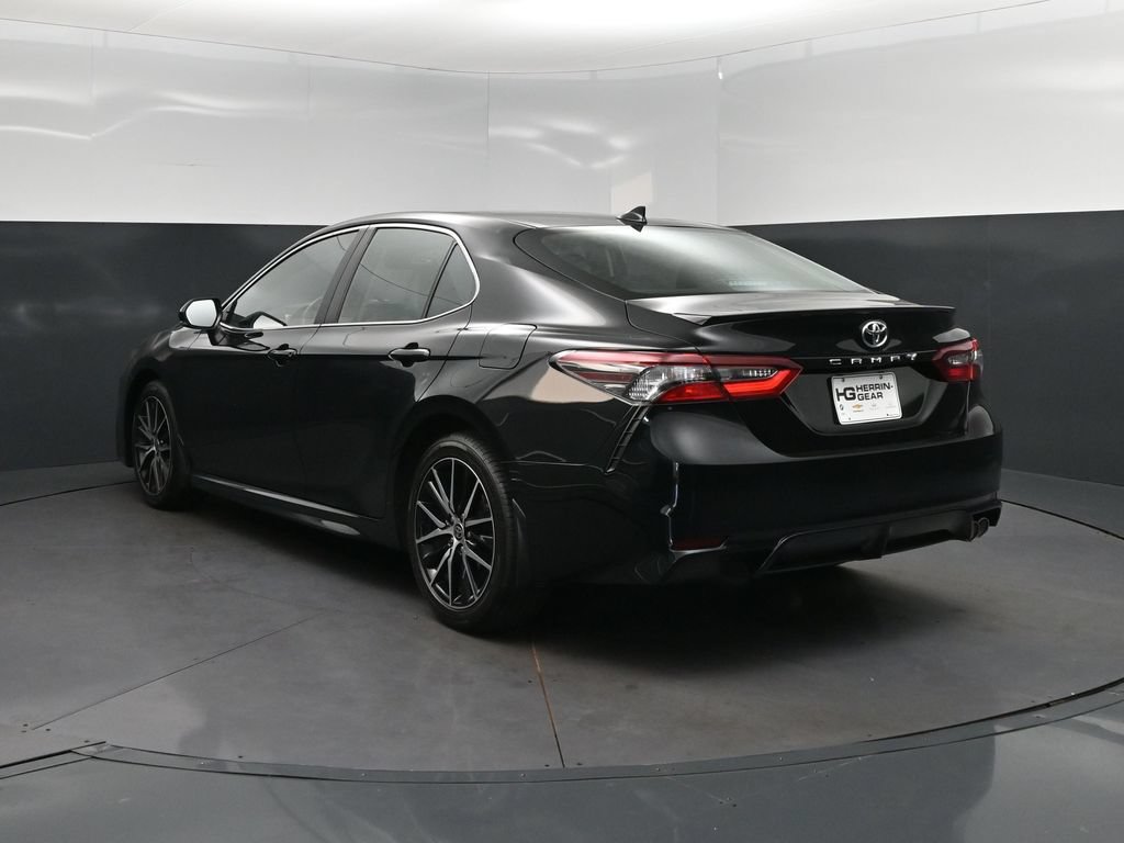 Used 2023 Toyota Camry SE FWD image 5