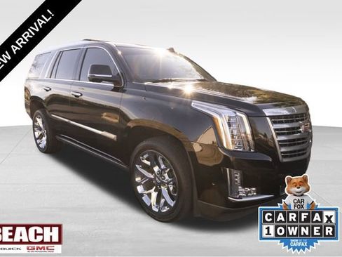 Used 2020 Cadillac Escalade Platinum image 1