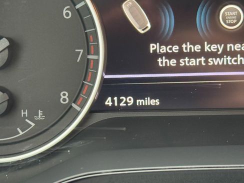 Used 2024 Nissan Pathfinder SL image 18