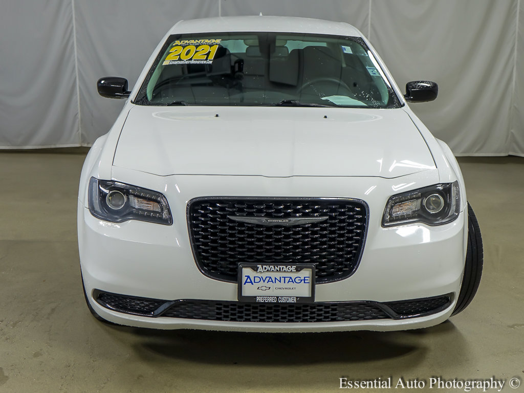Used 2021 Chrysler 300 Touring w/ Sport Appearance Package AWD/4WD image 5