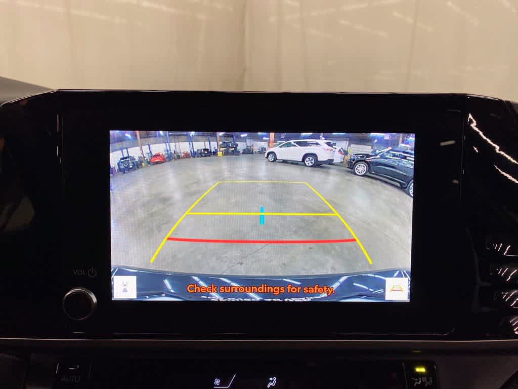 Used 2025 Toyota Camry SE FWD image 27