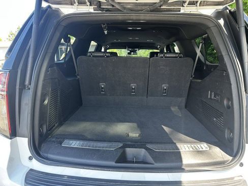 Used 2023 Chevrolet Suburban Premier RWD image 23