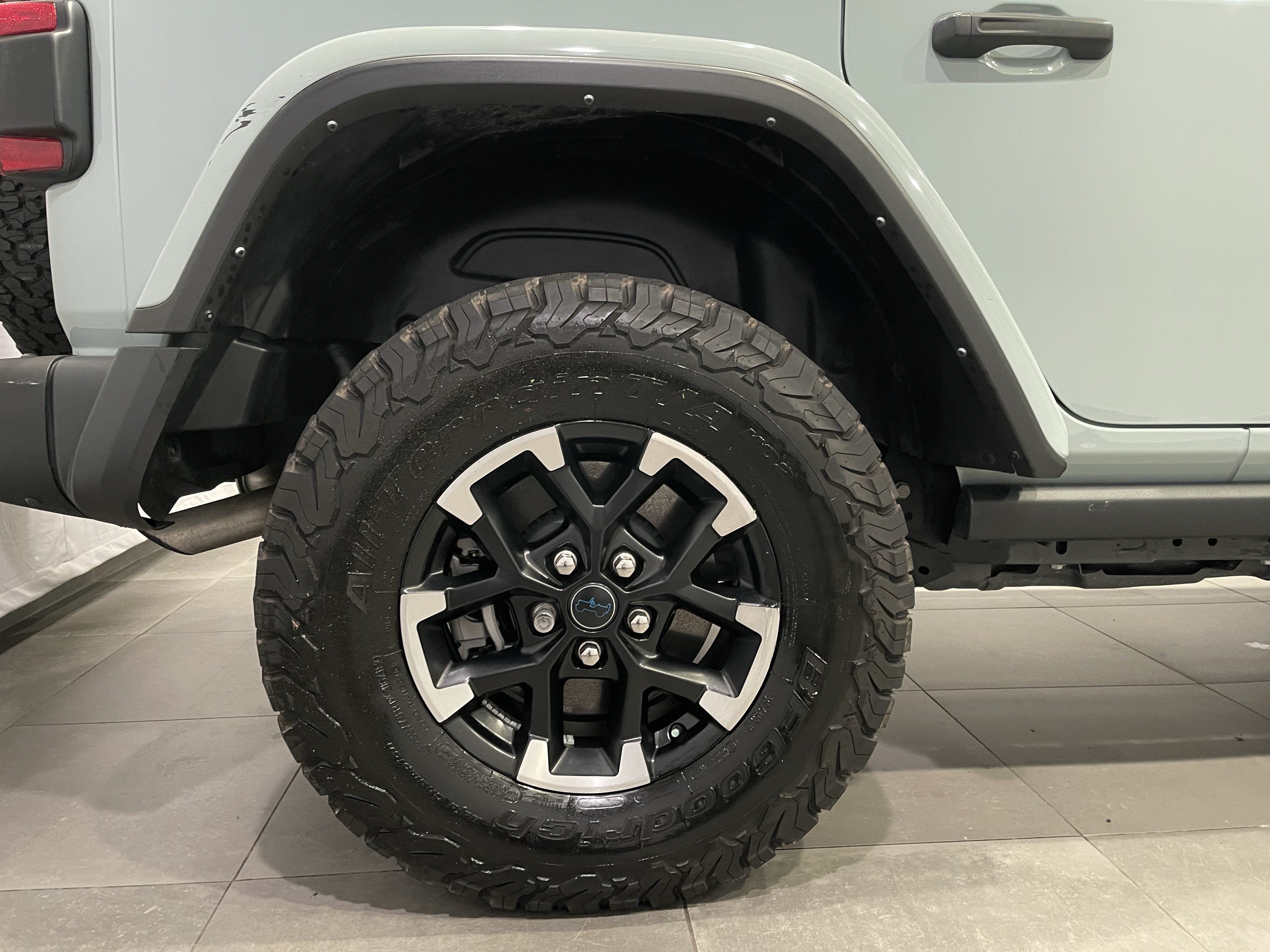 Used 2024 Jeep Wrangler Unlimited Rubicon 4xe AWD/4WD image 9