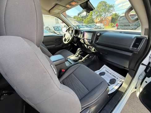 Used 2022 Nissan Frontier S RWD image 9