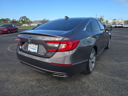Used 2019 Honda Accord Touring image 3