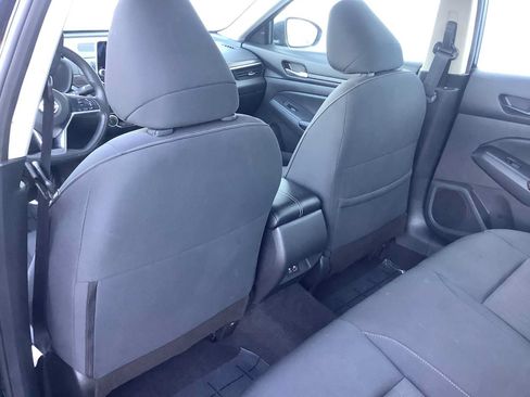 Used 2024 Nissan Altima 2.5 SV FWD image 12