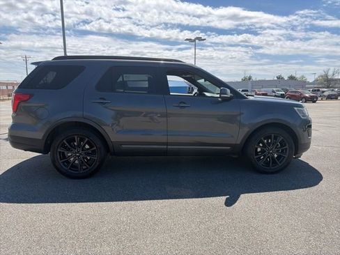 Used 2018 Ford Explorer XLT w/ Equipment Group 202A image 2