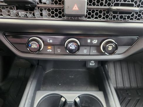 Used 2025 Honda HR-V LX image 17