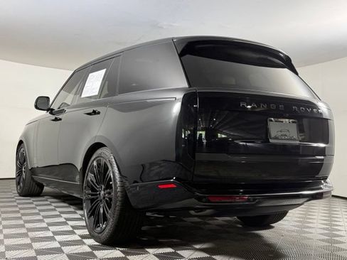 Used 2025 Land Rover Range Rover SE AWD/4WD image 4