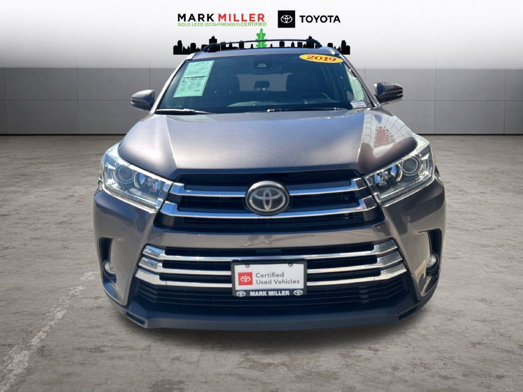 Certified 2019 Toyota Highlander Limited AWD/4WD image 9