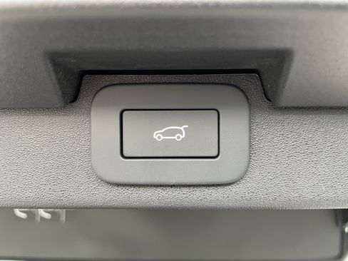 New 2026 Land Rover Discovery Limited Edition AWD/4WD image 41