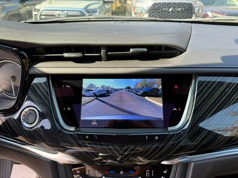 Used 2025 Cadillac XT6 Premium Luxury image 7
