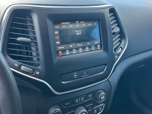 Used 2020 Jeep Cherokee Latitude Plus image 20