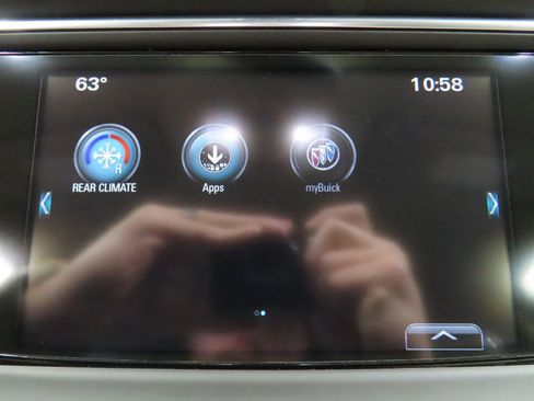 Used 2019 Buick Enclave Essence image 23