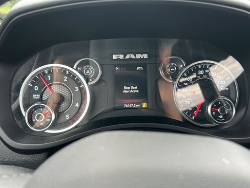 Used 2024 RAM 3500 Big Horn AWD/4WD image 18