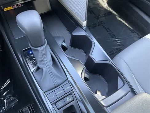 Used 2025 Toyota Camry SE image 24