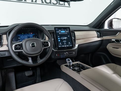 New 2026 Volvo XC90 B6 Plus w/ Protection Package image 16