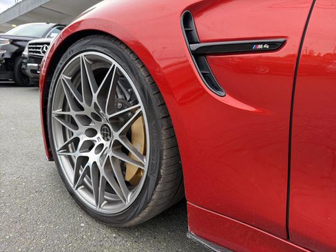 Used 2017 BMW M4 Coupe image 2