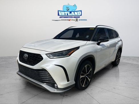 Used 2021 Toyota Highlander XSE FWD image 20